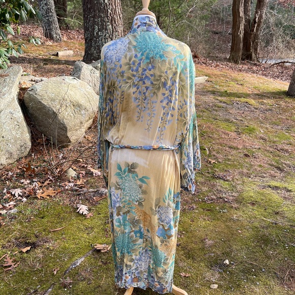 Spell and The Gypsy Willow Kimono Robe - Picture 6 of 16
